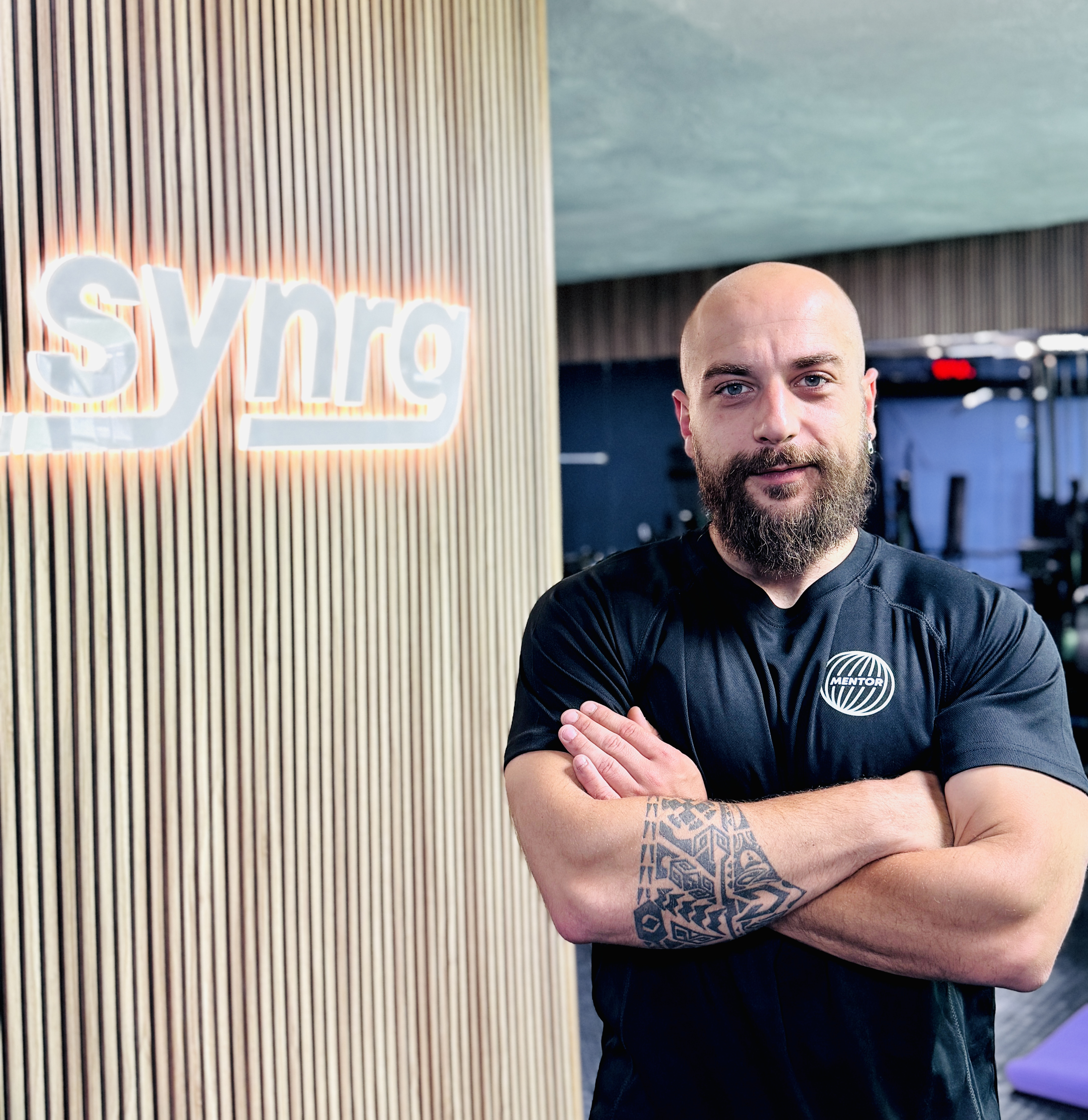 Александър — Mentor и основател